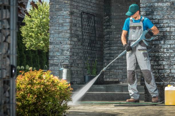 Best Pool Deck Cleaning  in Holtsville, NY